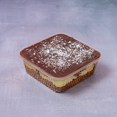Doce cremoso com chocolate ralado